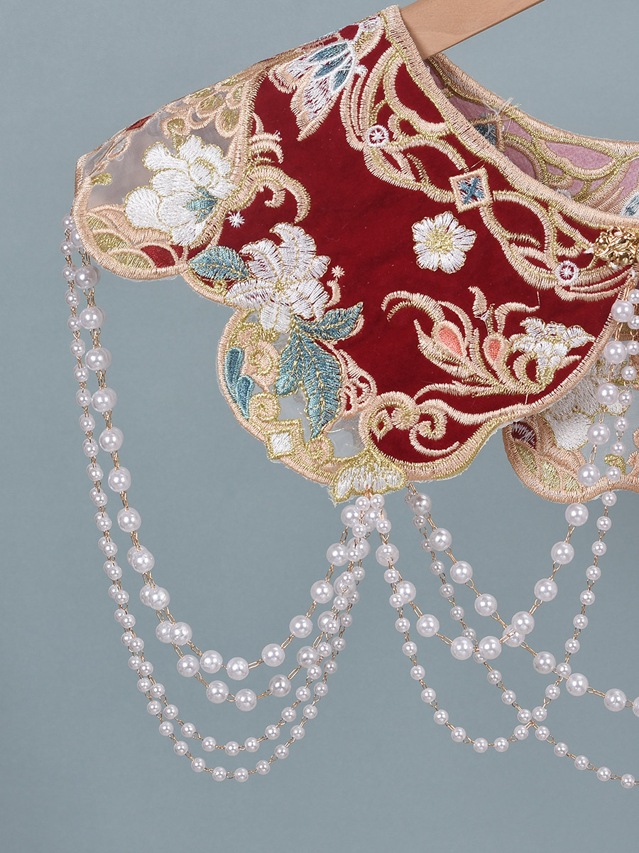 Beaded Red Cloud Collar, Chine - Beading recension och pris